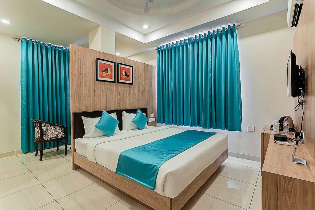 Deluxe Room_01